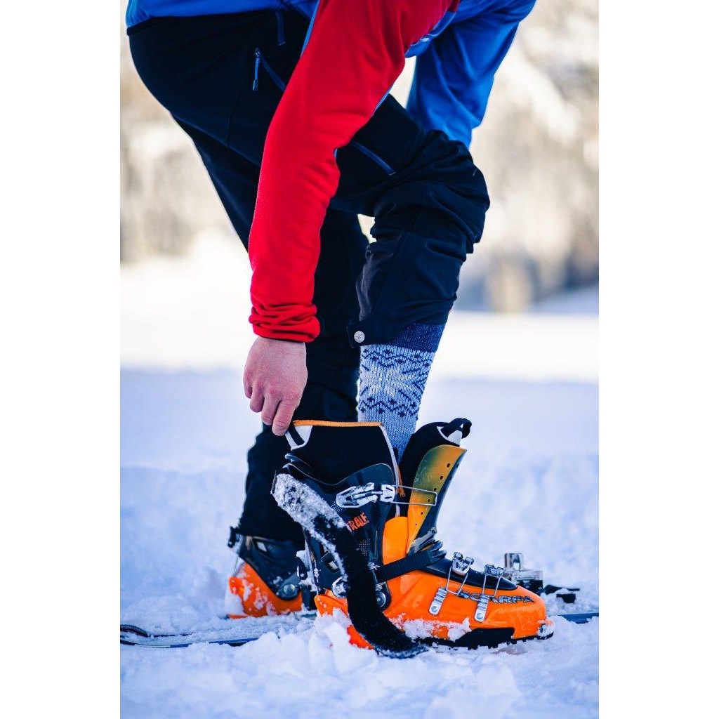 Thick winter socks ALTA made of merino wool and alpaca PATTERN K VoXX 121548 L-11