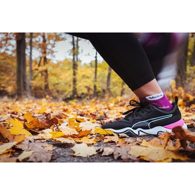 BROOKE fuchsia bamboo sports socks