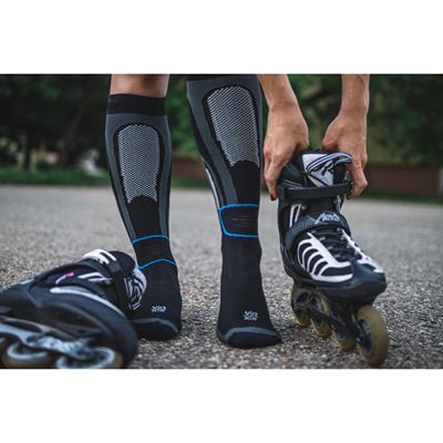 IN-LINE black and blue sports knee socks