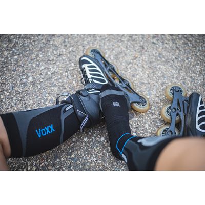 IN-LINE black and blue sports knee socks